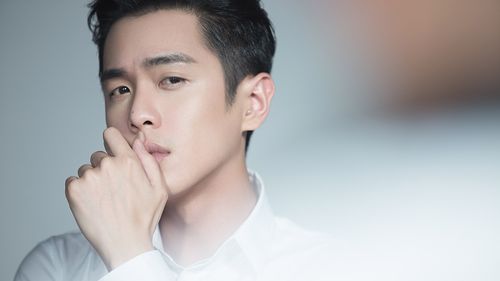 电脑壁纸 明星 大陆明星 张若昀帅气十足写真