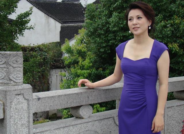 央视主持人:梦桐