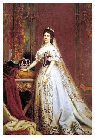 茜茜公主怀孕时腰围超50cm就绝食,她小蛮腰有多细?老照片很迷人