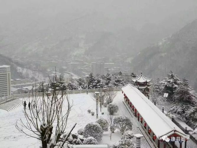 白云山雪景