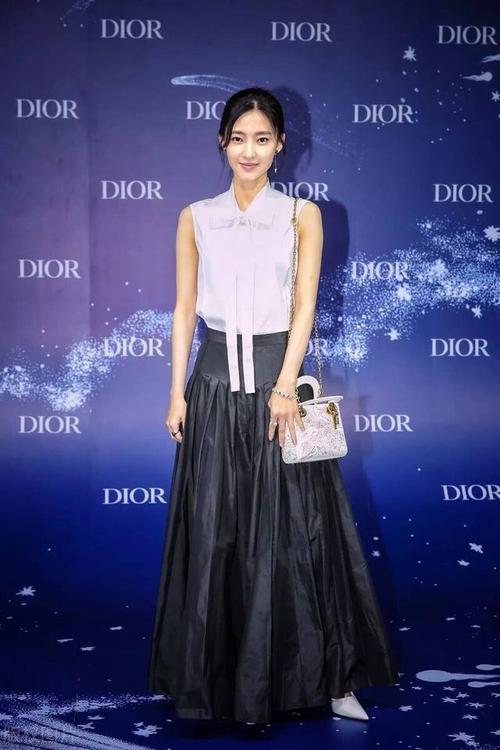 王丽坤穷养自己患得患失富养自己谁也不稀罕