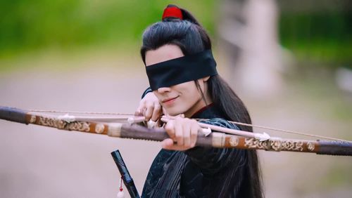 有一种"怀念"叫肖战,重现魏无羡射箭名场面,网友:什么宝藏男孩!