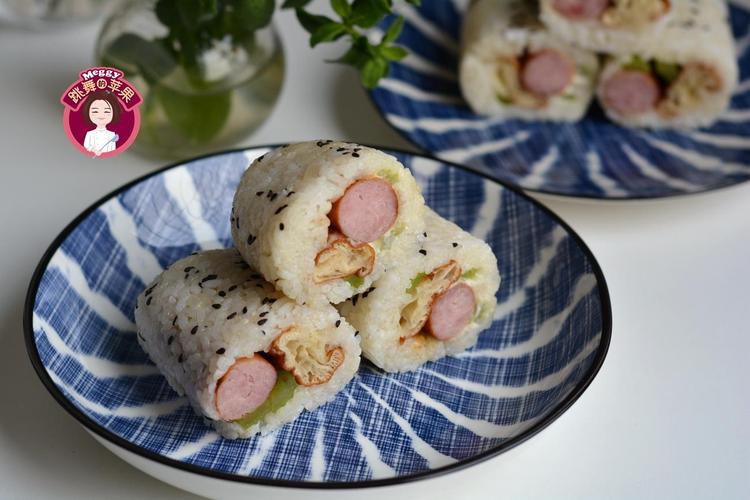 糯米饭卷一卷,超有料的美味早餐2分钟做好,孩子抢着吃