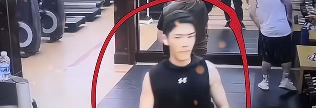 原创偶遇肖战独自"健身"!穿黑色套装好显嫩,一身肌肉也意外抢镜