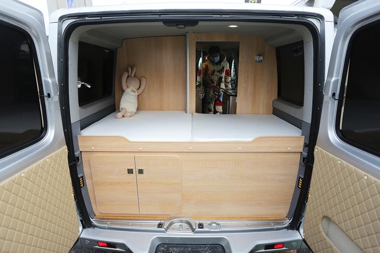 13万自动挡房车可自由出入地库卧室厨卫齐全可住2人