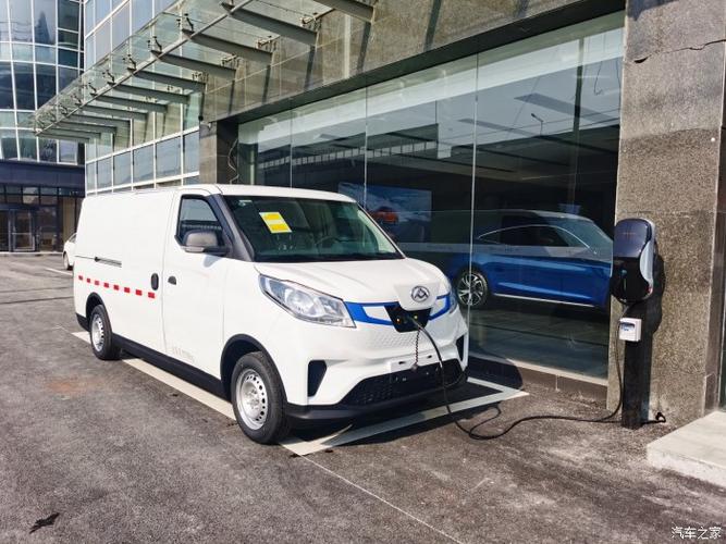 上汽大通新能源ev30纯电动物流配送