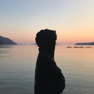 微信头像图片成熟男人_成熟稳重的男人头像_咖绿茵