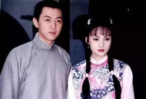 庹宗华很多人都不认识,但年轻时也挺帅,因为拍摄《报告班长》而出名