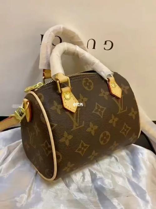 lv枕头包_枕头_路易威登怎么样_气垫_口红_手机_lv枕头包_时尚_箱包