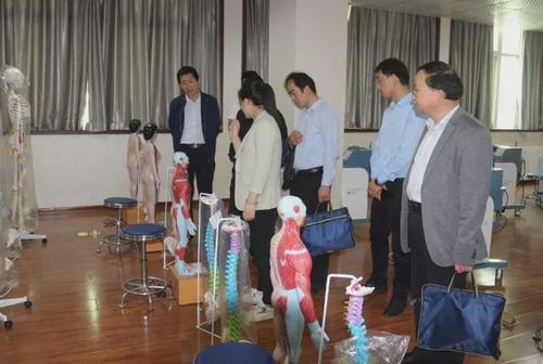 洛南县职教中心领导一行来访西安海棠职业学院洽谈合作办学事宜