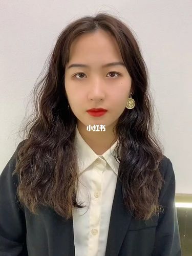 这种浪漫法式烫发白你今天真好看根据风格不同,卷发也有诸多不同款式