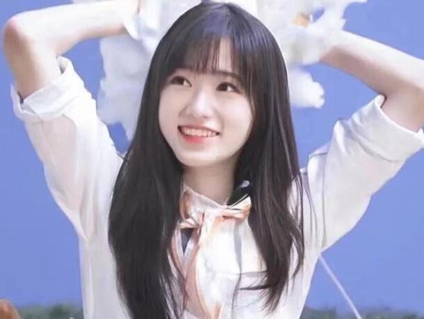 宋亚轩问自己女装漂亮吗,宋亚轩为什么被称为小漂亮?