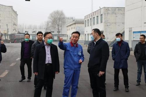 济宁运河经济开发区党工委书记,管委会主任李鲁中陪同