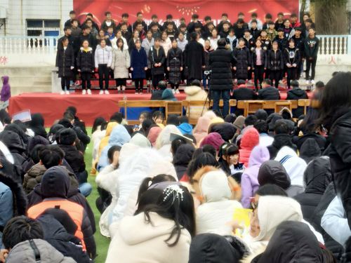 蕲春三中举行"庆元旦红歌会"