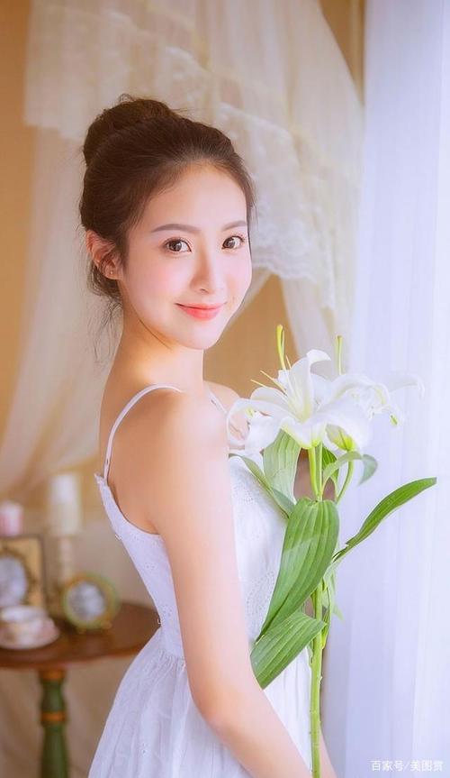 一组清纯甜美迷人可爱美女校花唯美私生活照写真合集