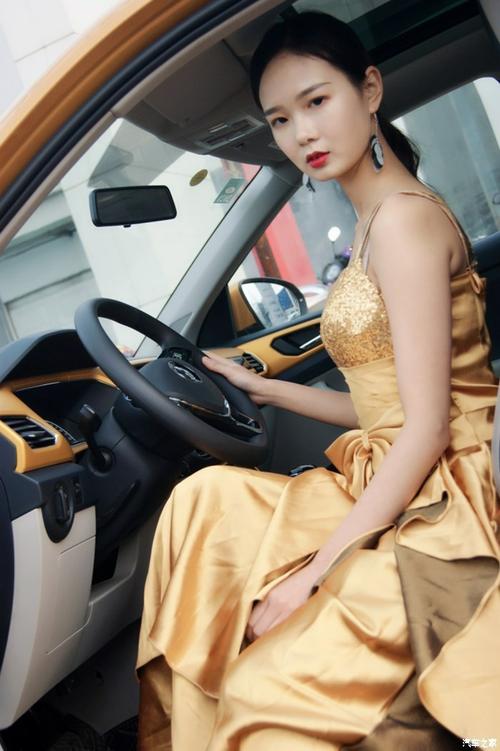 媳妇当车模之开自己喜欢的车——途铠,过想要的生活