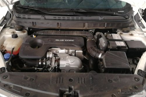 长安悦翔v7发动机舱