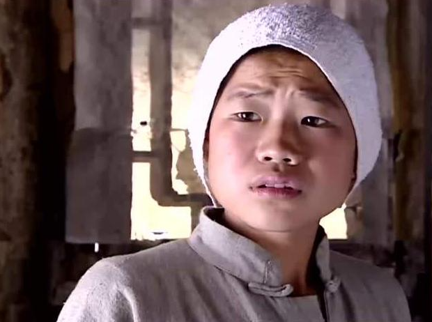 2003年,导演徐耿准备筹拍 《小兵张嘎》,为了找到适合演"张嘎"的演员