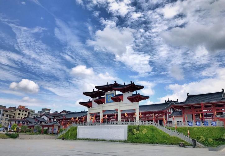 玉林市容县沿江北街105号