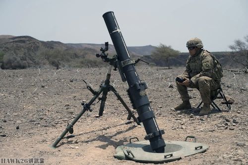 82千克,有效射程201～7239米.这是美国陆军炮兵发射m120迫击炮的瞬间