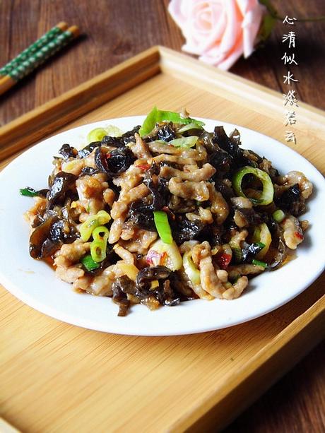 酸辣木耳肉丝的做法