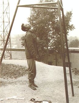 扼腕痛惜: 武汉某高校一大二男生在寝室内上吊身亡