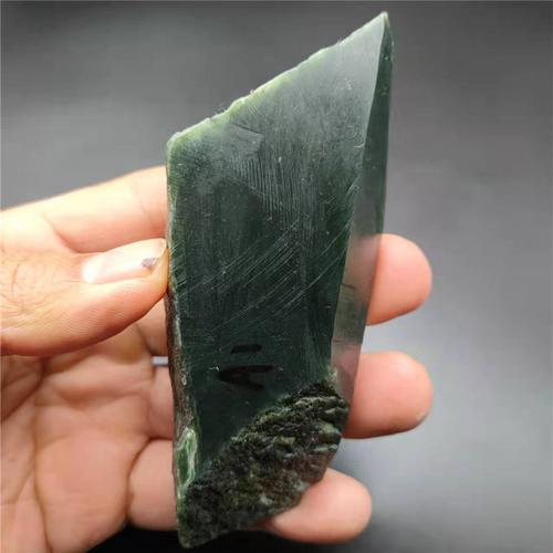 和田玉黑碧玉原石