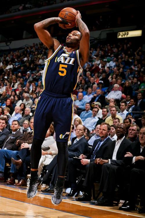  p>莫·威廉姆斯(mo williams),1982年12月19日出生于 a href="#"