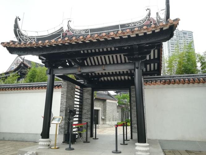 粤剧艺术博物馆门口. (凭证件领票入场,免费).