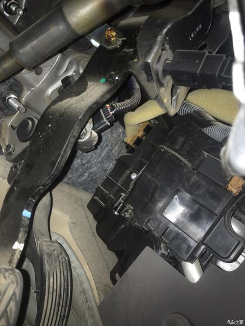 阳光怎样更换空调鼓风机电阻