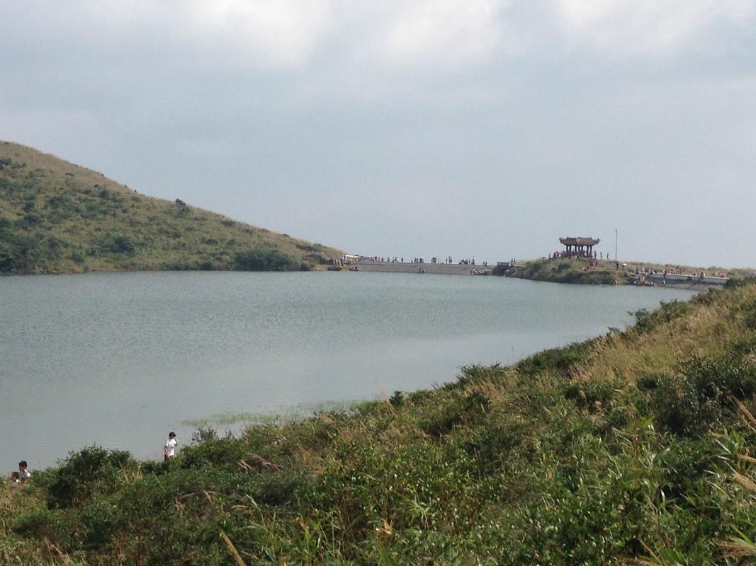  p>凤凰天池景观,位于广东省潮州市潮安区凤凰镇凤凰山脉乌岽顶部