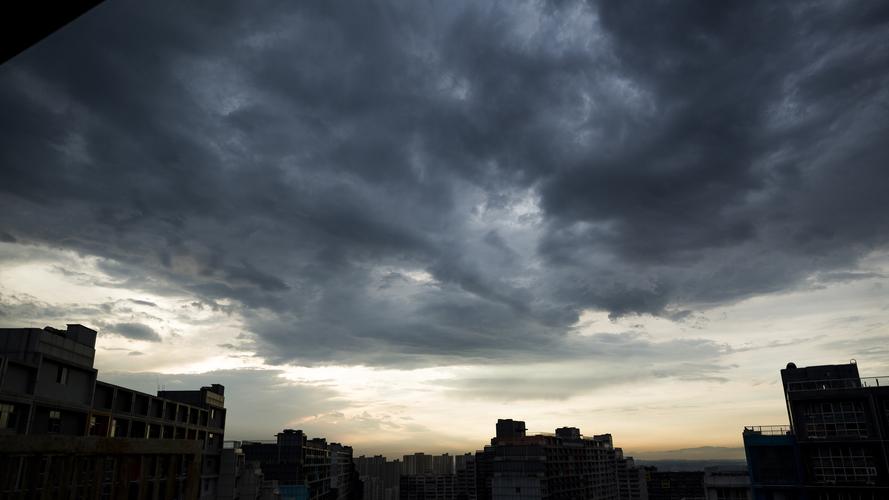 乌云密布的天空图片1113