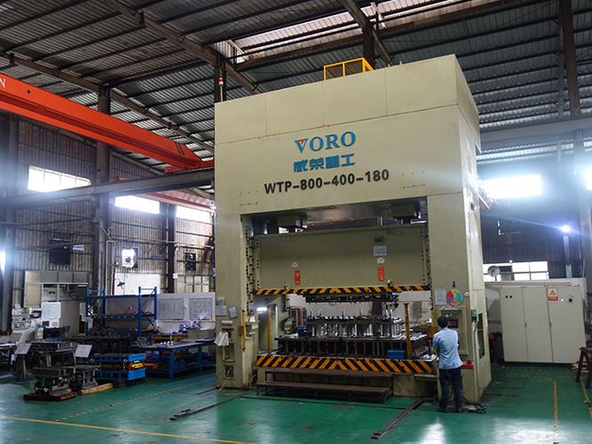 800吨台湾气动冲床-五金冲压