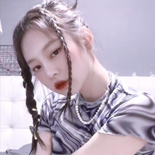 jennie头像/神奇飞天猪