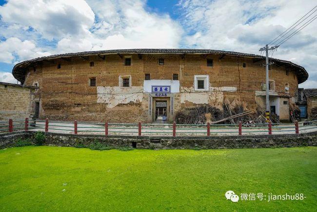 见书:福建土楼之诏安官陂大边在田楼