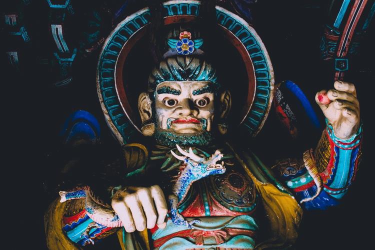 四大天王佛像雕像5k壁纸