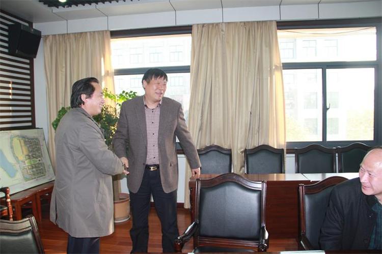 界首中学来我校考察交流