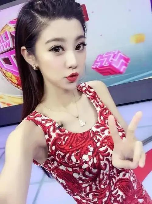 王牌女郎费费,废了