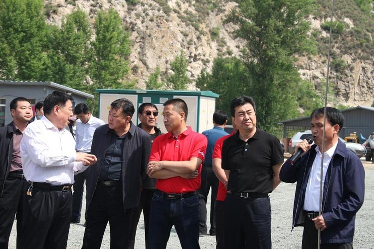 隆化县副县长苗立国现场介绍