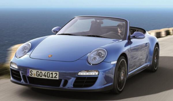 保时捷911几座四座搭配