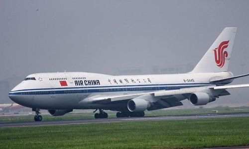 据,涉事飞机机型为波音747-400,注册号为b-2445,1994