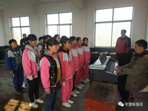 莲花镇中心校领导到莲花二中指导检查工作