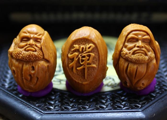仿苏工名家曹乐橄榄核雕刻树桩达摩八式手串