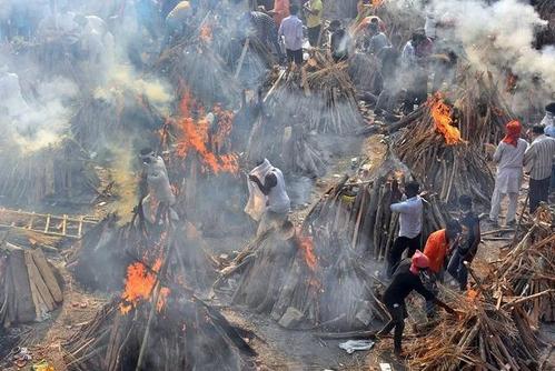 资料图:印度露天火葬场