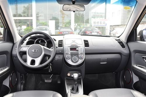 【秀尔2010款1.6 自动 premium内饰汽车图片-汽车图片