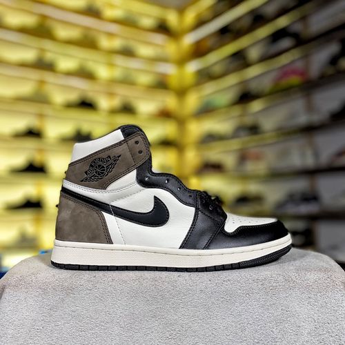 货号:555088-105 aj1dark mocha黑摩卡 小倒钩_特供版aj13是什么意思