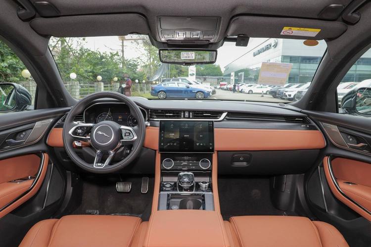 新捷豹xfl上市 造型精致/内饰配大屏 售39.98万起-新浪汽车