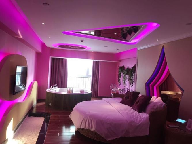 全国酒店 乌鲁木齐市酒店 沙依巴克区酒店 乌鲁木齐天鹅恋主题酒店