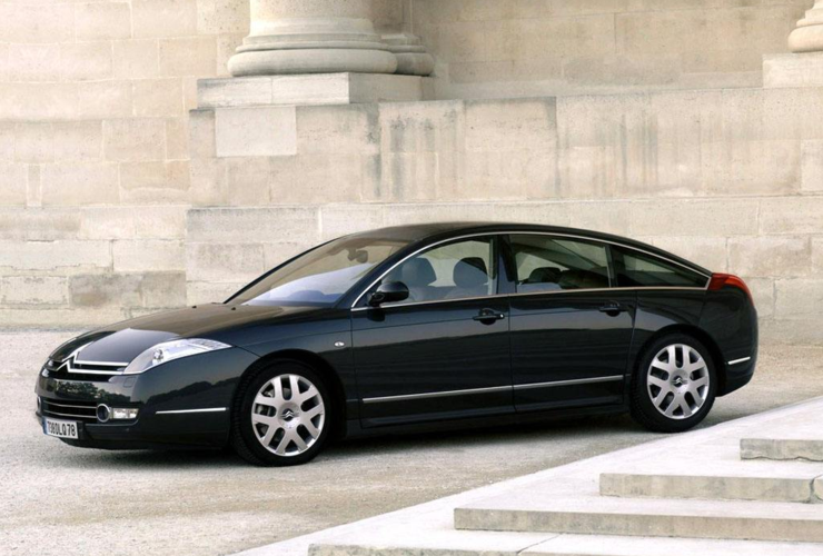 进口雪铁龙c6 v6,四大配置真强悍,就服这尾灯造型