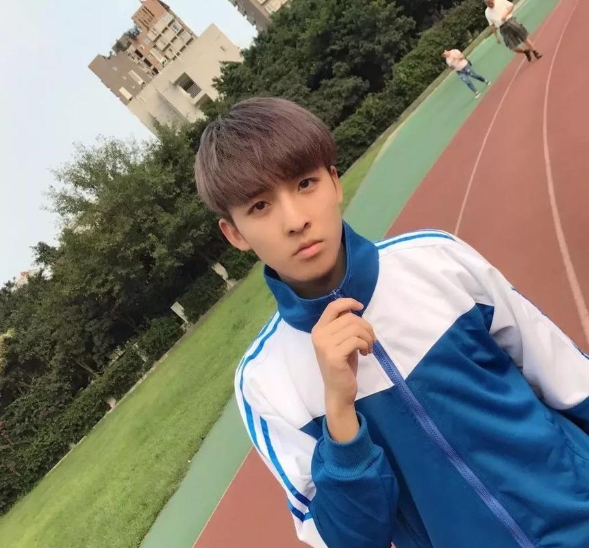 好看的男孩纸都在别人班,一眼就会喜欢的罗浩宁!